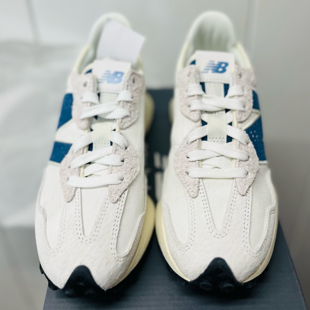 New Balance 327 Casual Womens Sneakers Shoes White Canvas Blue ~ various sizes ~ - Picture 6 of 14